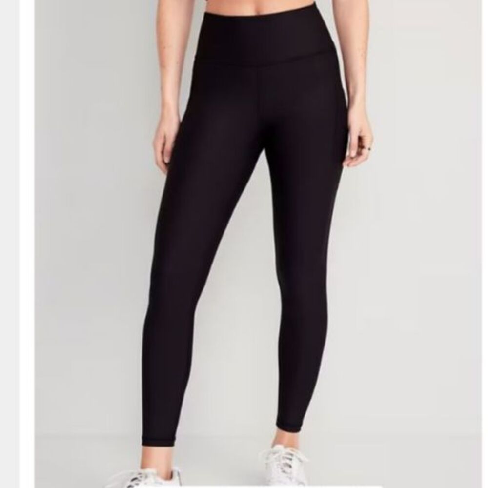 NWT Old Navy PowerSoft Black High Rise 7/8 Pocket Leggings Women’s XS